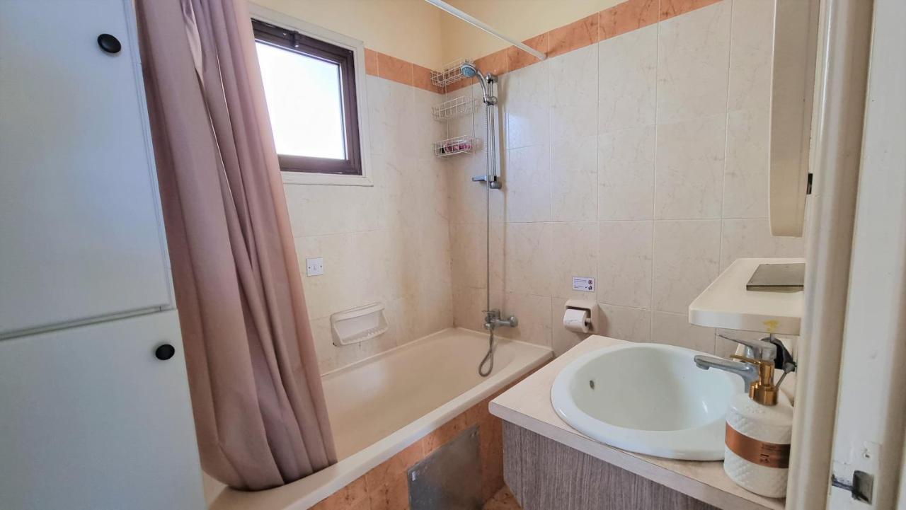 Comfy Rooms In A Shared Apartment Near Salt Lake With Internet And Netflix ลาร์นาคา ภายนอก รูปภาพ